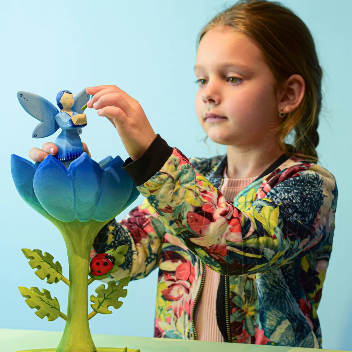 BumbuToys Large Blue Flower Outlet
