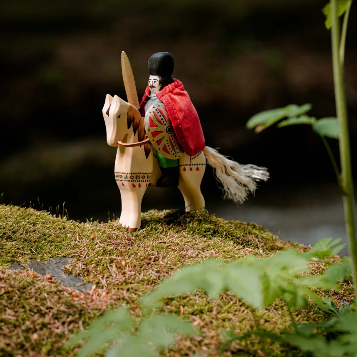 BumbuToys Michael The Great With Sword, Shield and Cape SET Hot