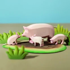 BumbuToys Piglet Eating Outlet