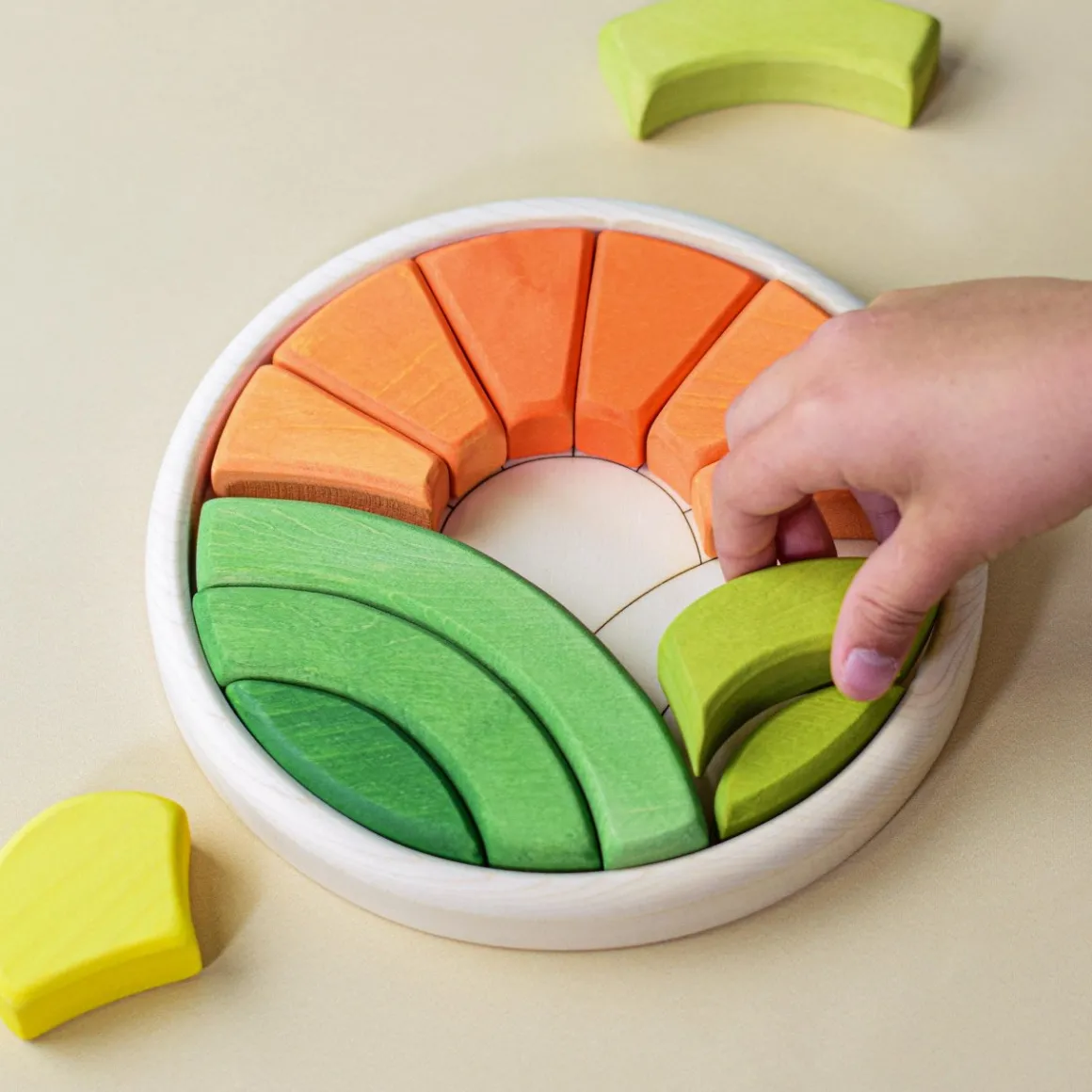 BumbuToys Round Puzzle Hill and Sun New