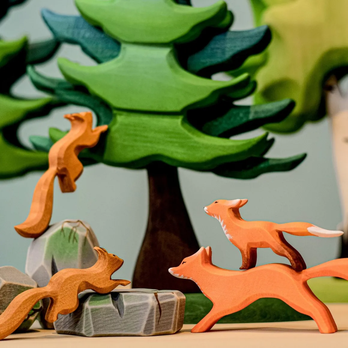 BumbuToys Squirrel Running Fashion