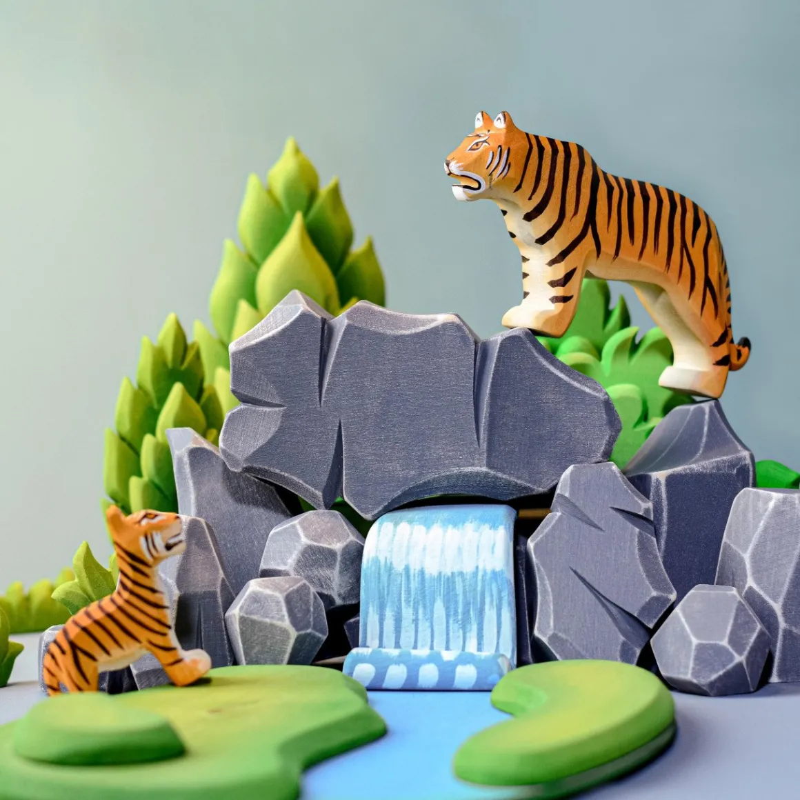 BumbuToys Tiger Standing Best