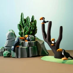 BumbuToys Toucan Sitting Best