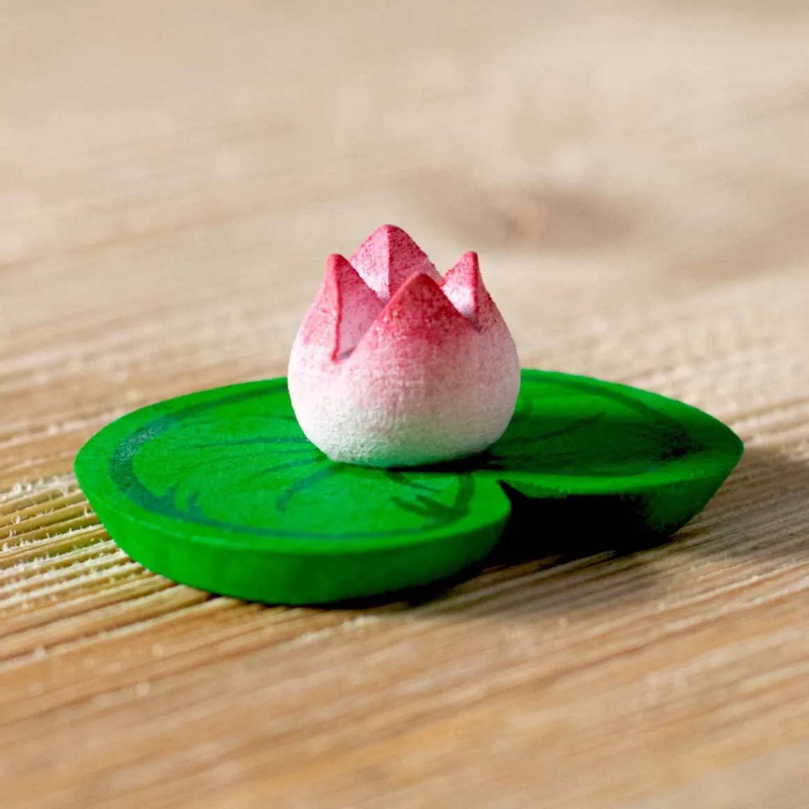 BumbuToys Water Lily Outlet